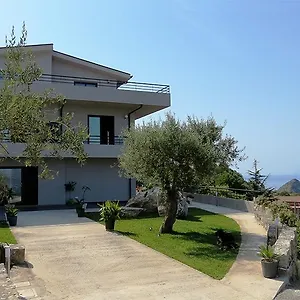 Apartment La Casa Del Riccio Tindari